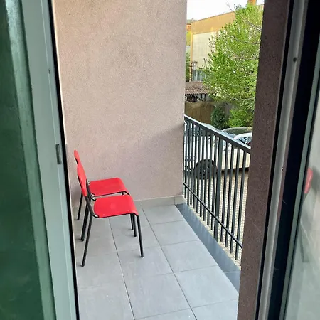 Apartment Greenlight By